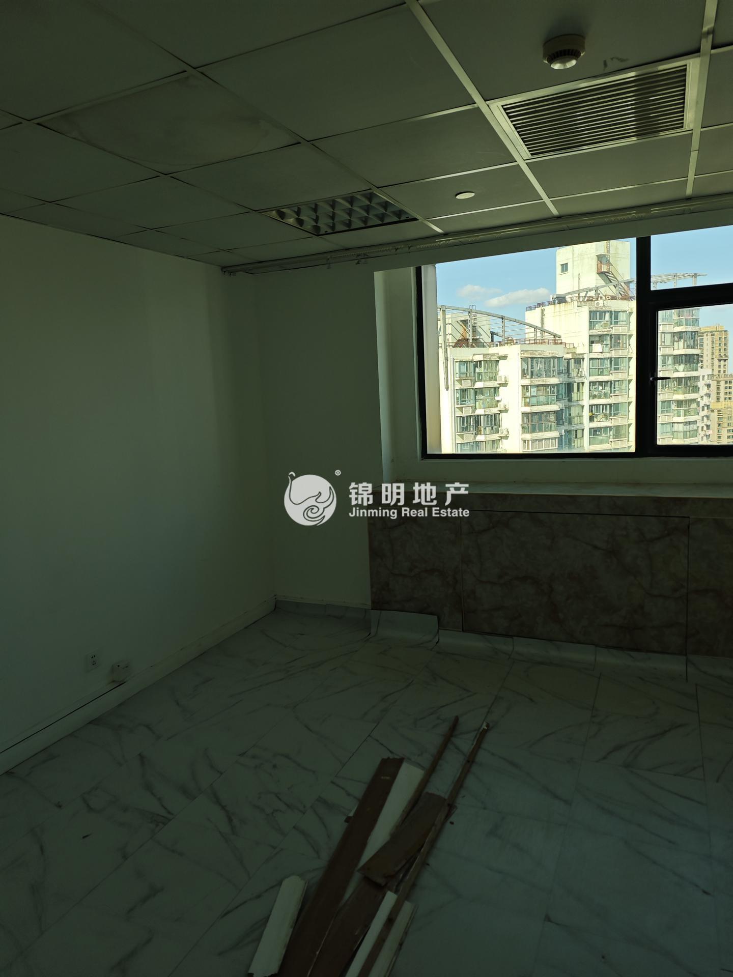 光新浦发广场95平米写字楼出租